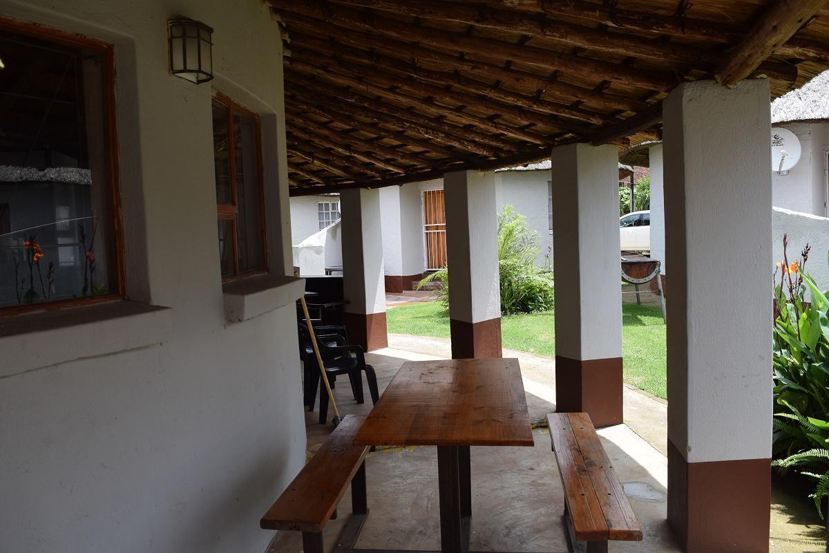 Sheri'S Lodge & Backpackers Graskop Exterior photo
